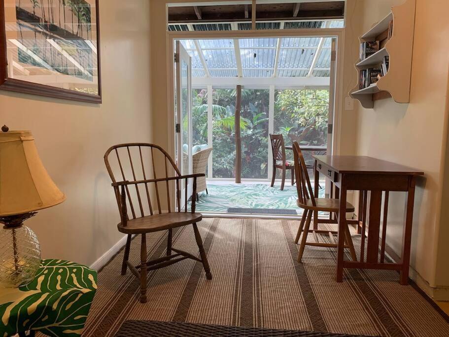 Lemon Tree Lanai *